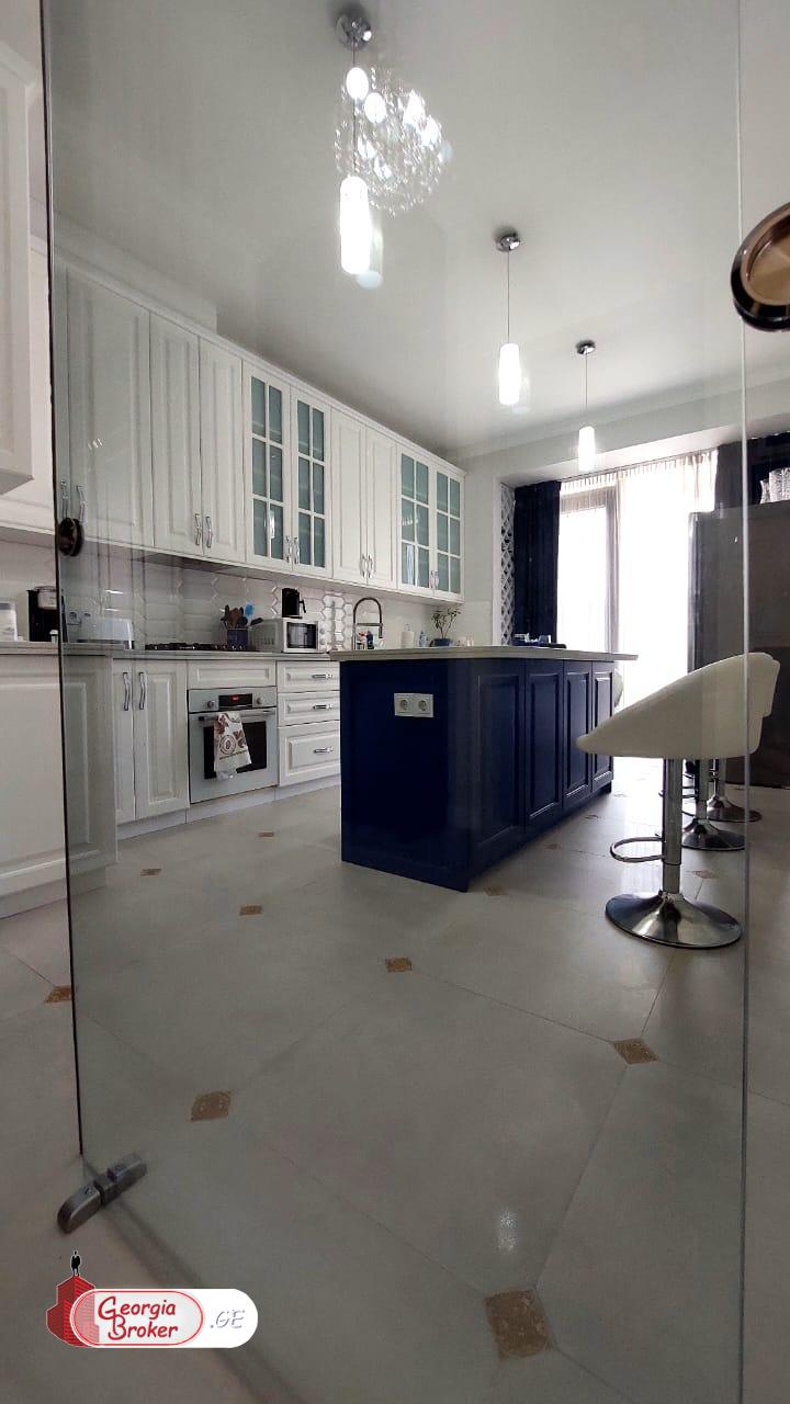 იყიდება ახალი გარემონტებული 5 ოთახიანი ბინა   ვაკეში